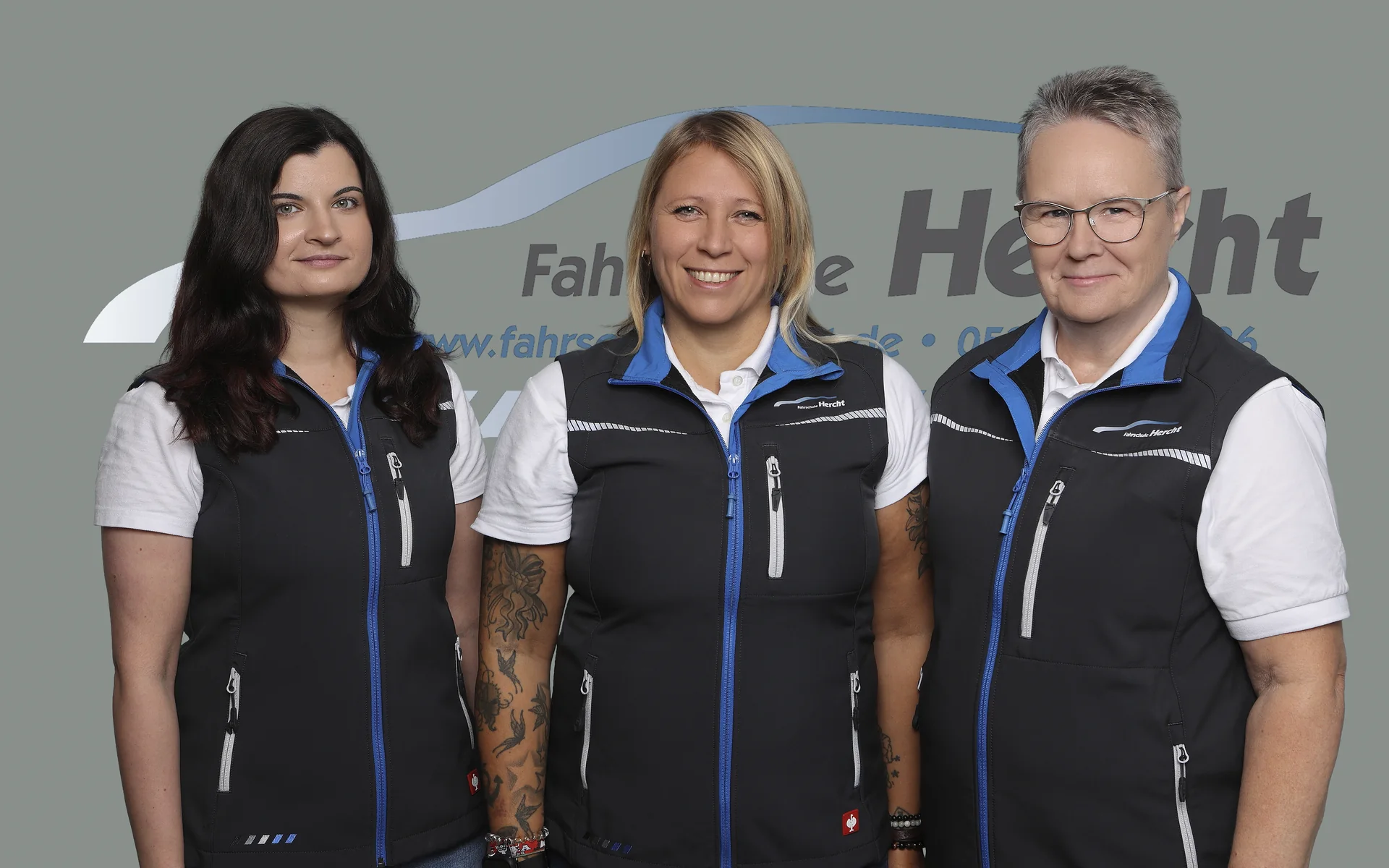 Yasmin Jaunich, Nicole Fitschulke und Kerstin Schulz aus dem Office-Team der Fahrschule Hercht in Wolfsburg