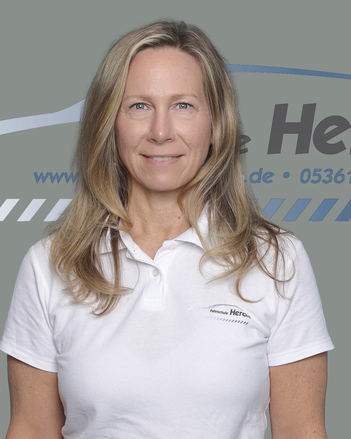 Fahrlehrerin Nicole Meinow-Cultus von der Fahrschule Hercht in Wolfsburg