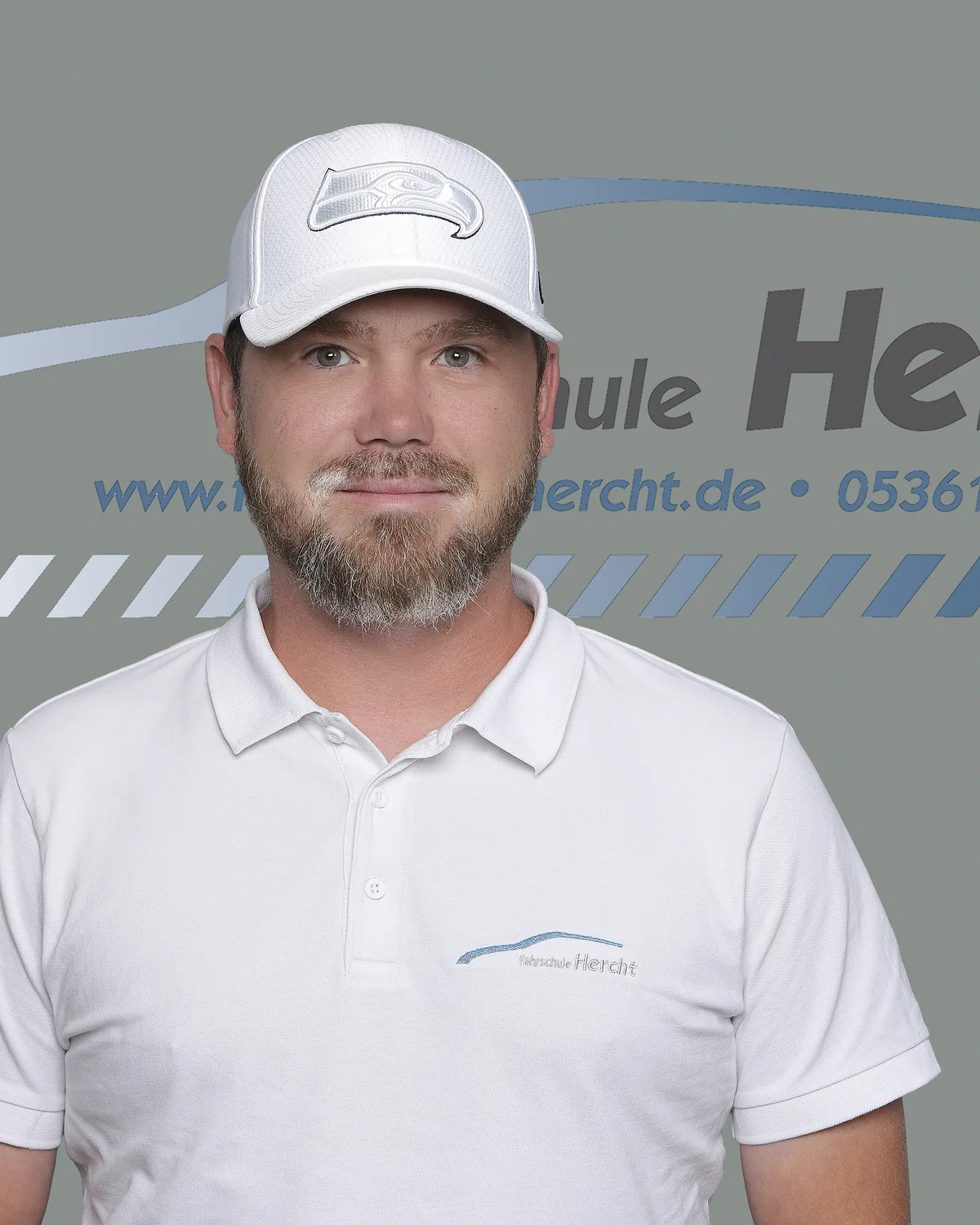 Fahrlehrer Steven Schollmeier von der Fahrschule Hercht in Wolfsburg